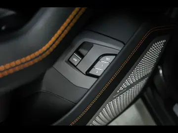 LAMBORGHINI Urus S 666 CH AKRAPOVIC CARBON AHK B&O 3D