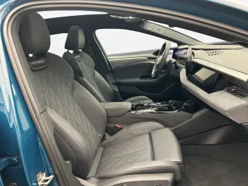 AUDI A6 Avant e-tron quattro S-LINE