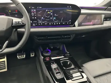 AUDI A6 Avant e-tron quattro S-LINE