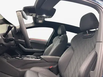 AUDI A6 Avant e-tron quattro S-LINE