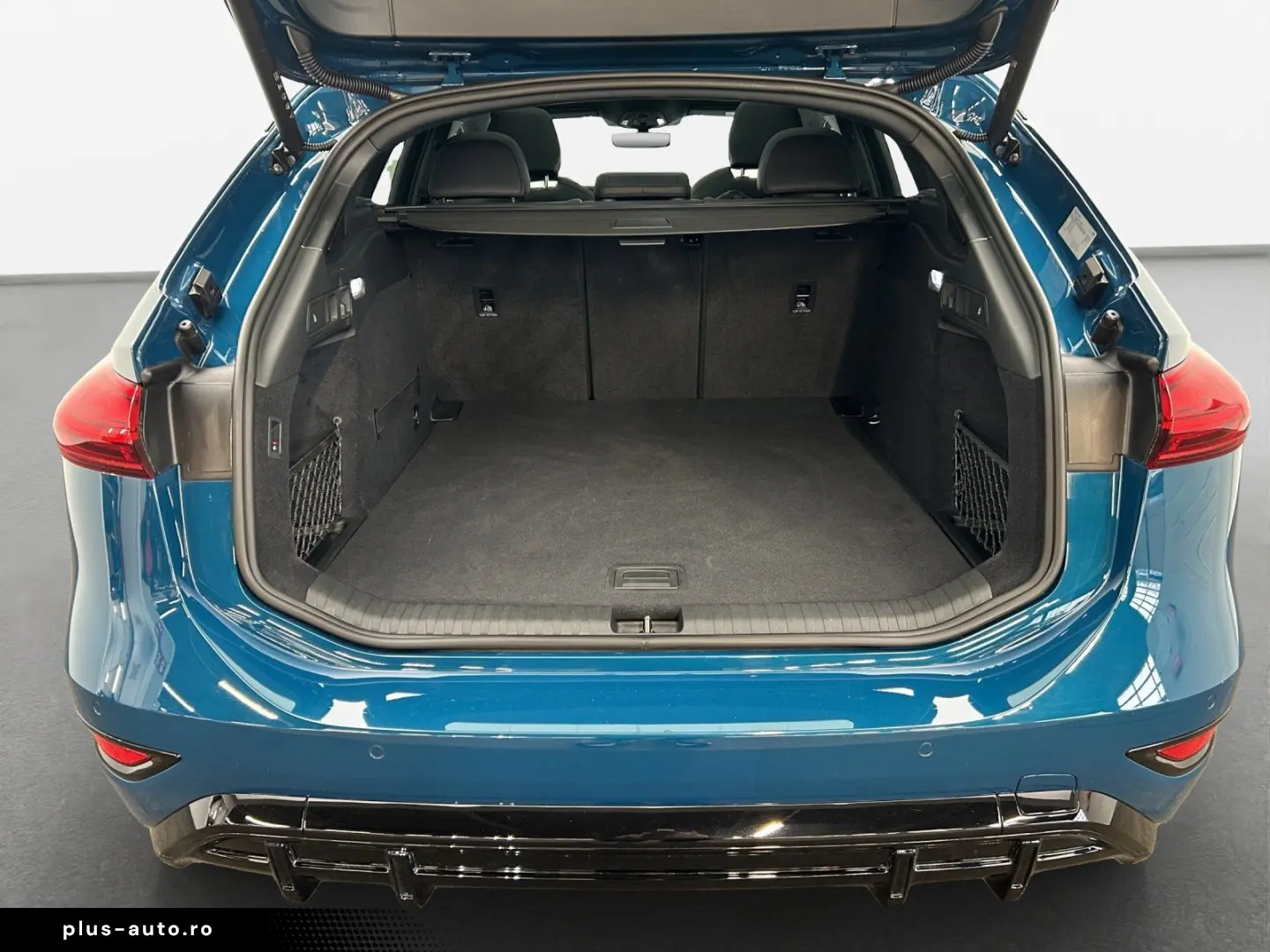 AUDI A6 Avant e-tron quattro S-LINE