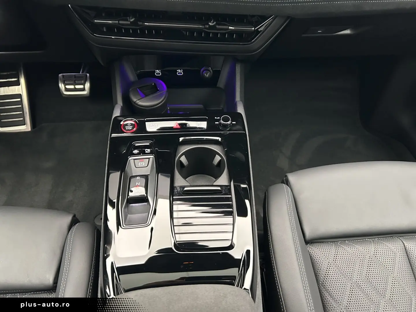 AUDI A6 Avant e-tron quattro S-LINE