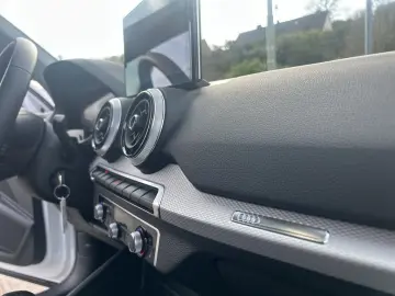 AUDI Q2 35 TFSI advanced SHZ Einparkhilfe