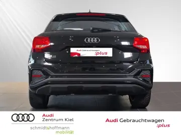 AUDI Q2 35 TFSI S-line S-tronic Leder Parkassistent