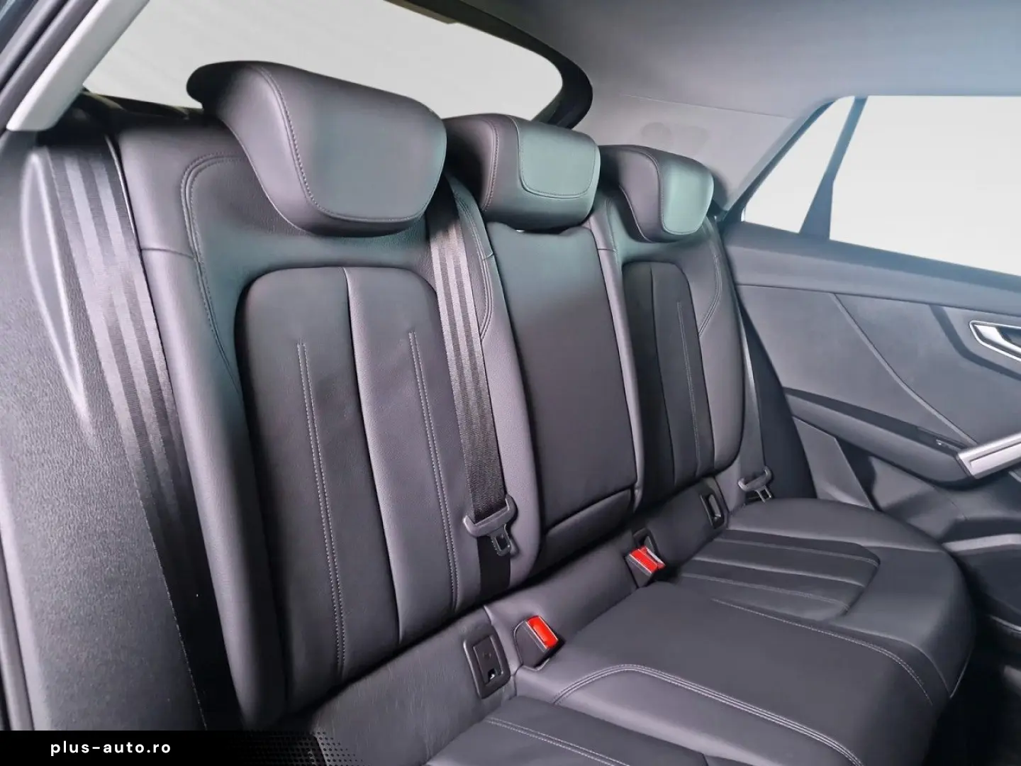 AUDI Q2 35 TFSI S-line S-tronic Leder Parkassistent