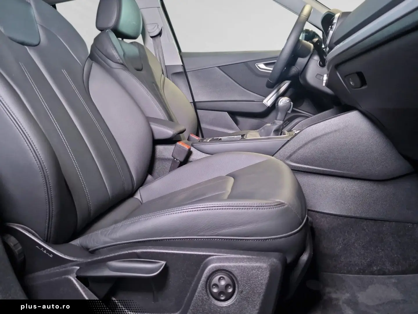 AUDI Q2 35 TFSI S-line S-tronic Leder Parkassistent