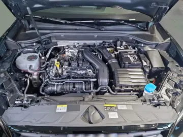 AUDI Q2 35 TFSI S-line S-tronic Leder Parkassistent