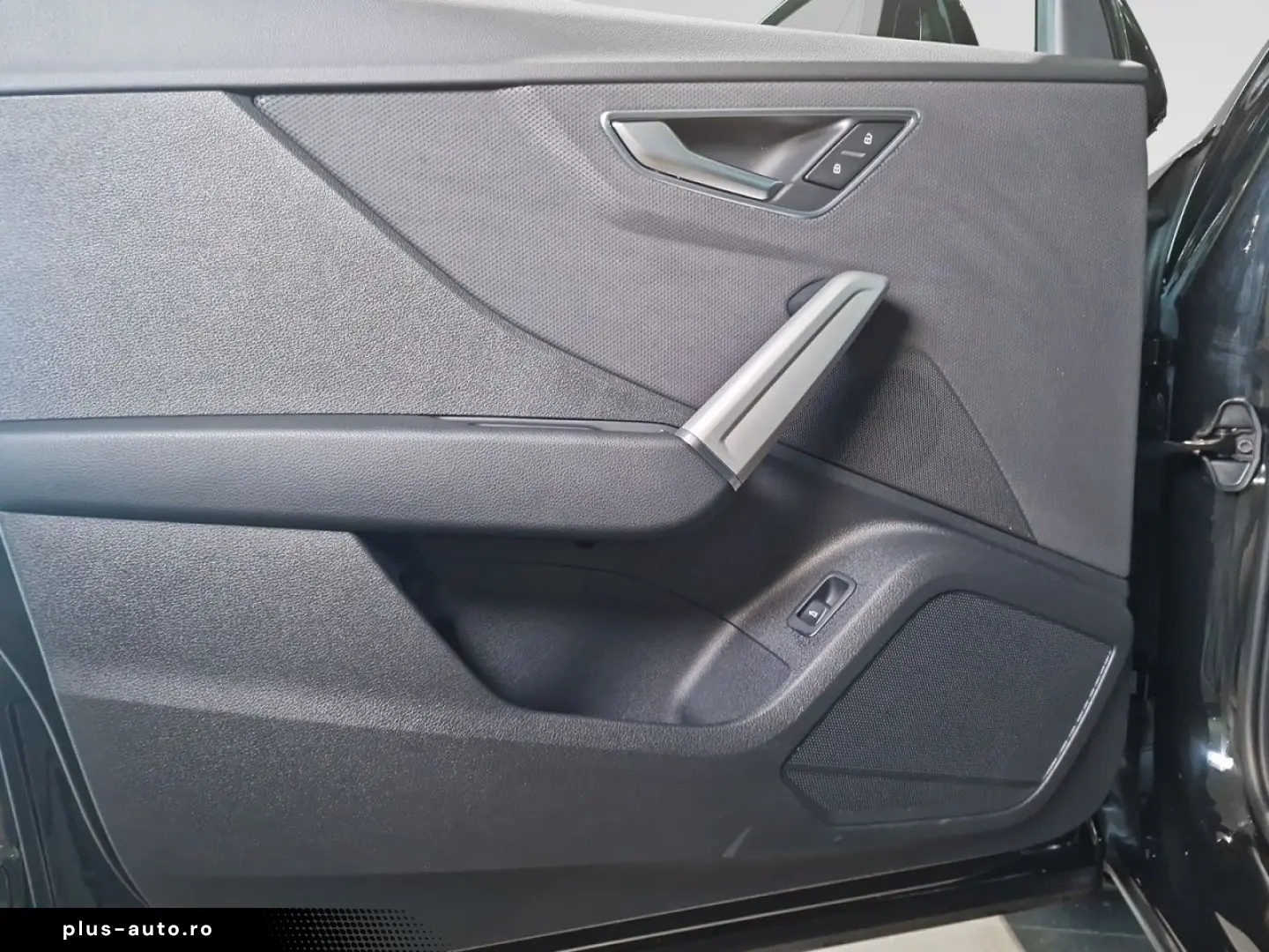 AUDI Q2 35 TFSI S-line S-tronic Leder Parkassistent