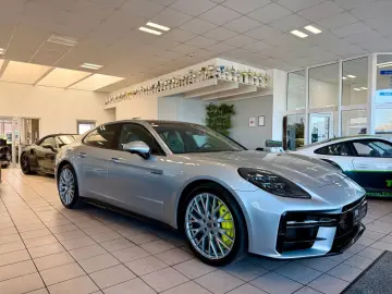 PORSCHE Panamera Turbo S E-Hybrid