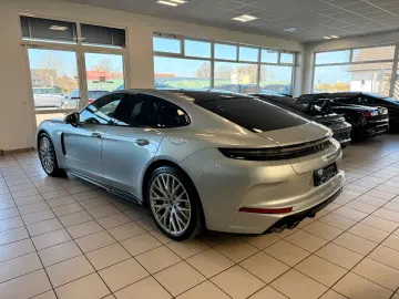 PORSCHE Panamera Turbo S E-Hybrid