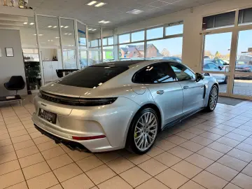 PORSCHE Panamera Turbo S E-Hybrid