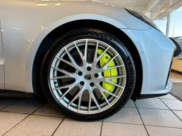 PORSCHE Panamera Turbo S E-Hybrid