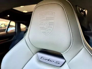 PORSCHE Panamera Turbo S E-Hybrid