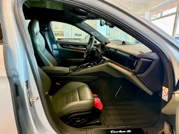 PORSCHE Panamera Turbo S E-Hybrid