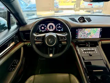 PORSCHE Panamera Turbo S E-Hybrid
