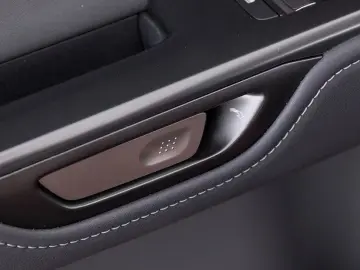 Lexus RZ 450e 313PK Business Line 71 kWh  SOH 97%  LED