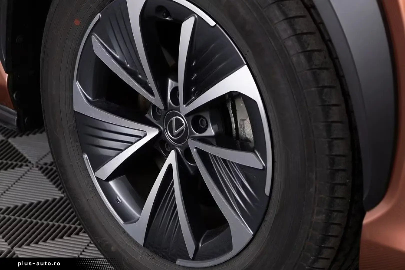 Lexus RZ 450e 313PK Business Line 71 kWh  SOH 97%  LED