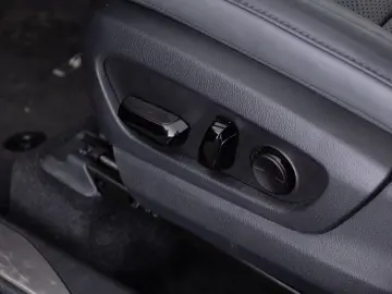 Lexus RZ 450e 313PK Business Line 71 kWh  SOH 97%  LED