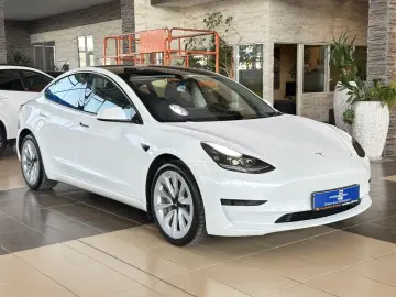 TESLA Model 3 RWD SHZ LED Leder Pano Autopilot R.Cam