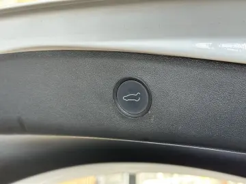 TESLA Model 3 RWD SHZ LED Leder Pano Autopilot R.Cam