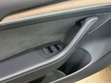 TESLA Model 3 RWD SHZ LED Leder Pano Autopilot R.Cam