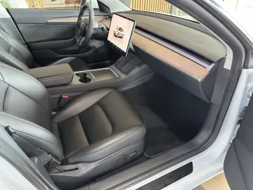 TESLA Model 3 RWD SHZ LED Leder Pano Autopilot R.Cam