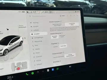 TESLA Model 3 RWD SHZ LED Leder Pano Autopilot R.Cam