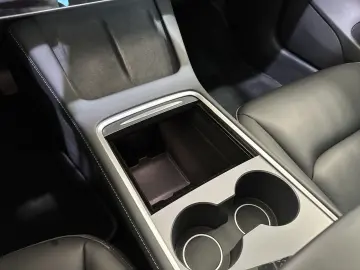 TESLA Model 3 RWD SHZ LED Leder Pano Autopilot R.Cam