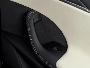 TESLA Model X PLAID 1020PS Tri-Motor AWD Premium 6Sitz