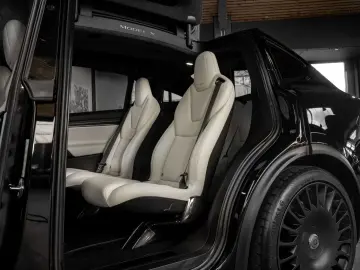 TESLA Model X PLAID 1020PS Tri-Motor AWD Premium 6Sitz