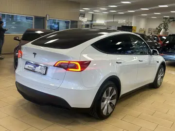 TESLA Model Y LongRangeDual AWD Pano WMP ACC Leder CAM