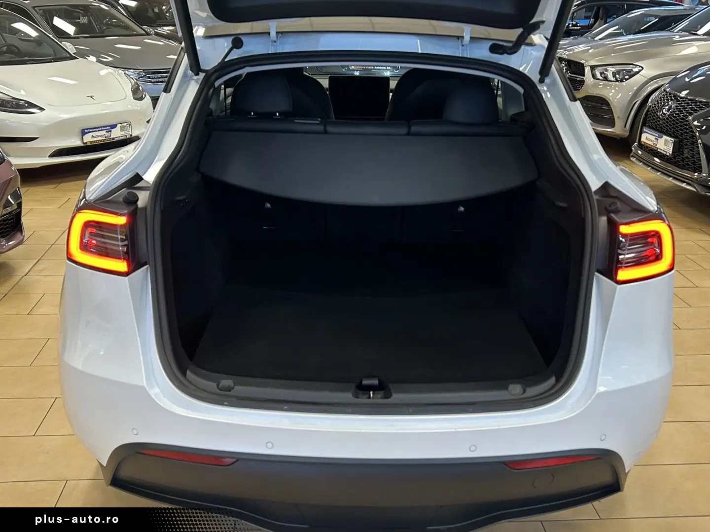 TESLA Model Y LongRangeDual AWD Pano WMP ACC Leder CAM