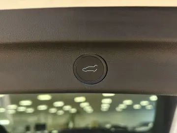 TESLA Model Y LongRangeDual AWD Pano WMP ACC Leder CAM