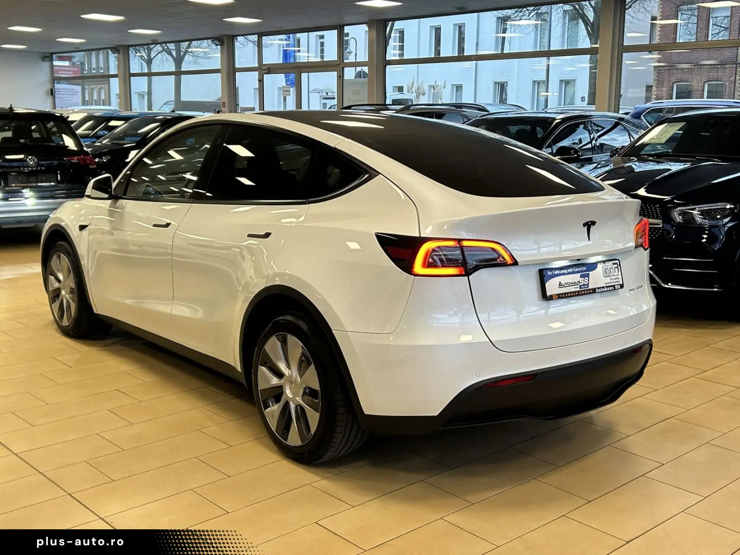 TESLA Model Y LongRangeDual AWD Pano WMP ACC Leder CAM