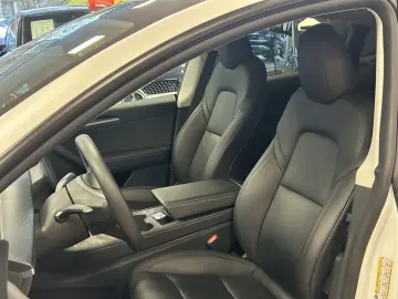 TESLA Model Y LongRangeDual AWD Pano WMP ACC Leder CAM