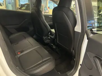 TESLA Model Y LongRangeDual AWD Pano WMP ACC Leder CAM