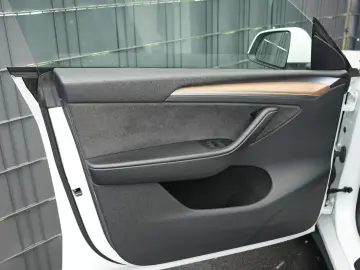 TESLA Model Y Long Range Dual Motor AWD ACC GARANTIE