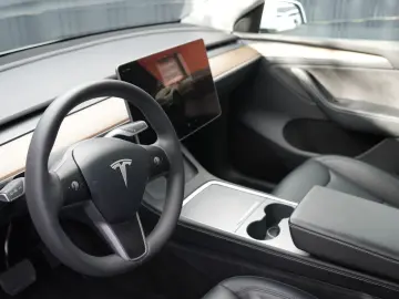 TESLA Model Y Long Range Dual Motor AWD ACC GARANTIE