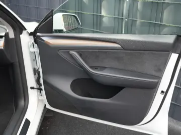 TESLA Model Y Long Range Dual Motor AWD ACC GARANTIE