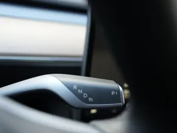 TESLA Model Y Long Range Dual Motor AWD ACC GARANTIE