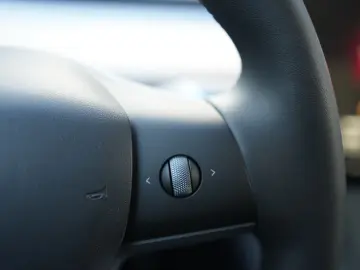 TESLA Model Y Long Range Dual Motor AWD ACC GARANTIE