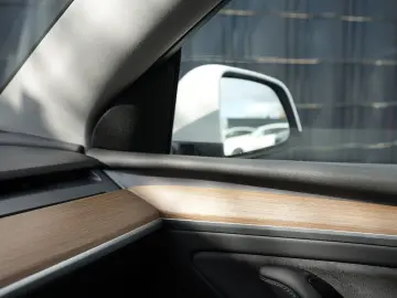 TESLA Model Y Long Range Dual Motor AWD ACC GARANTIE