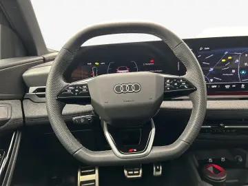 AUDI Q6 e-tron quattro S-LINE MATRIX