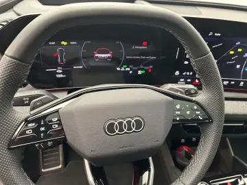 AUDI Q6 e-tron quattro S-LINE MATRIX