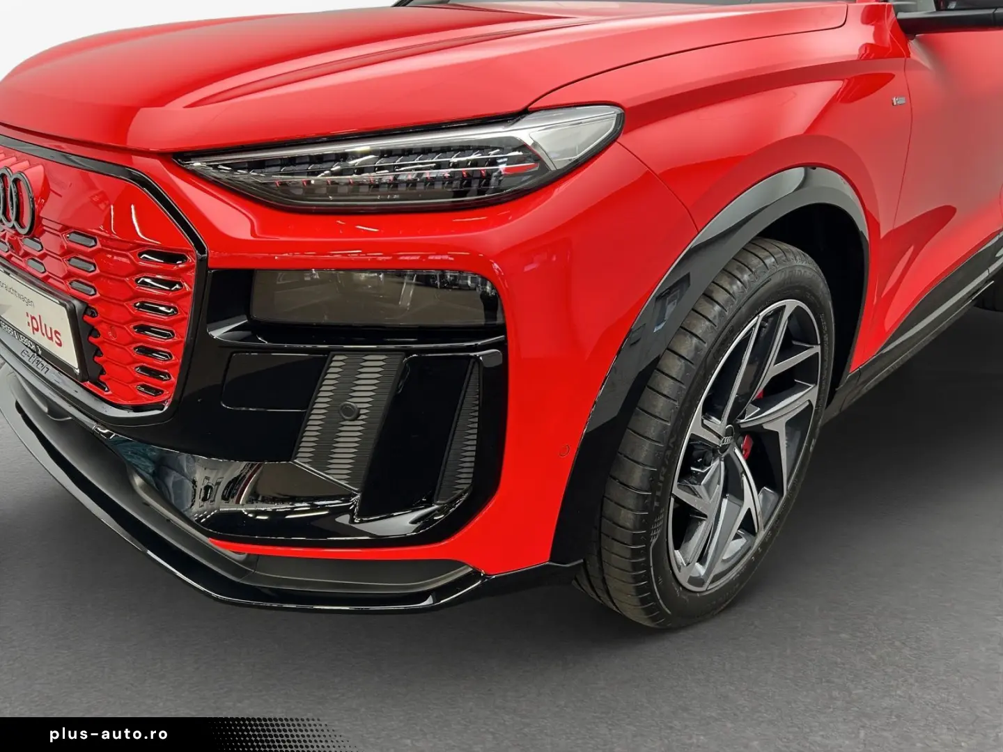 AUDI Q6 e-tron quattro S-LINE MATRIX