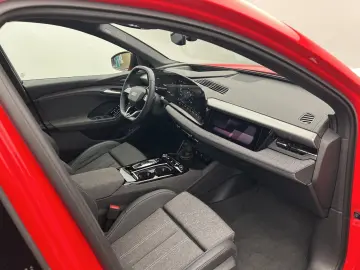 AUDI Q6 e-tron quattro S-LINE MATRIX