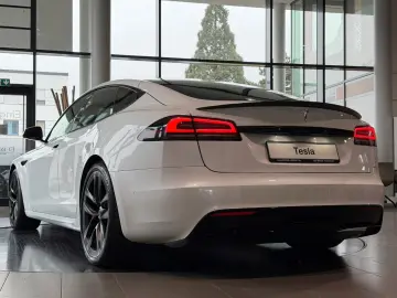 TESLA Model S Plaid AWD Yoke FSD-Autopilot Pano