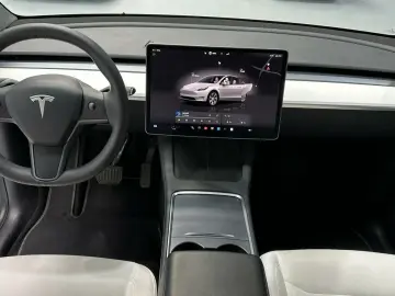 TESLA Model Y Dual AWD Navi