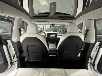 TESLA Model Y Dual AWD Navi
