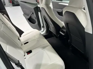 TESLA Model Y Dual AWD Navi